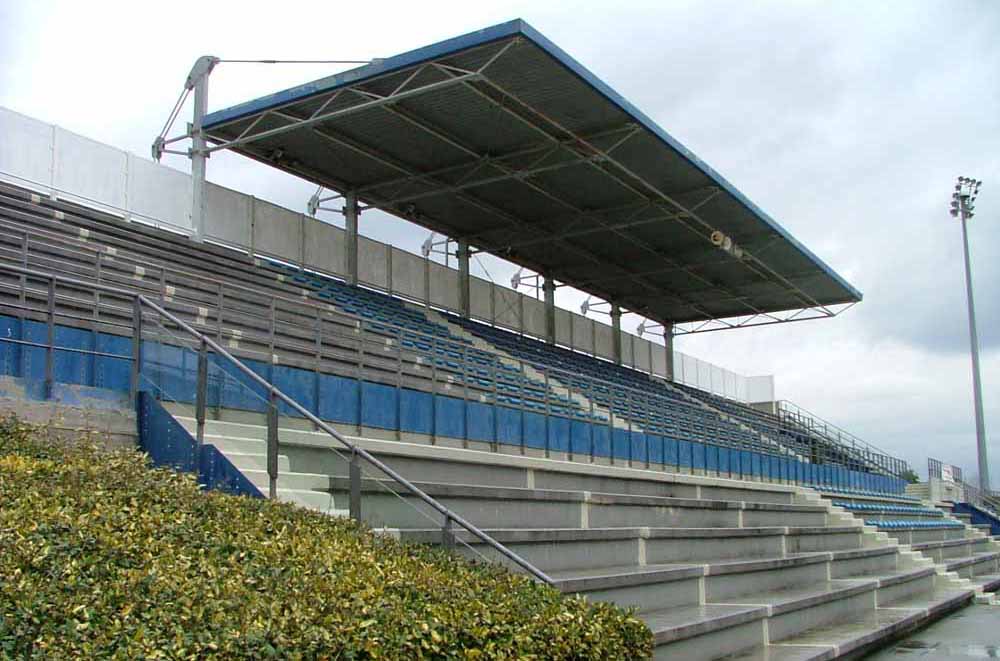 la tribuna dello stadio ''Zatopek'' a Campi Bisenzio