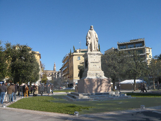 La statua fu inaugurata nel 1882