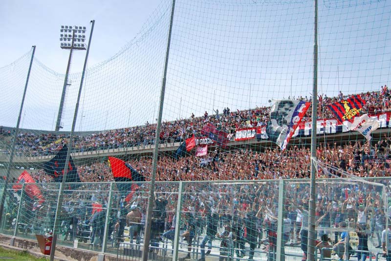 i tifosi del Taranto contro il Marcianise nei play-off (foto TarantoFc)