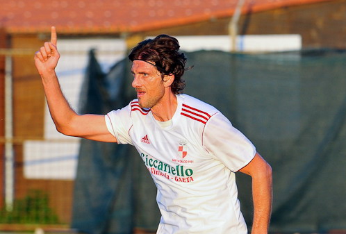 Fabio Di Fausto, 33 anni, con la maglia del Gaeta