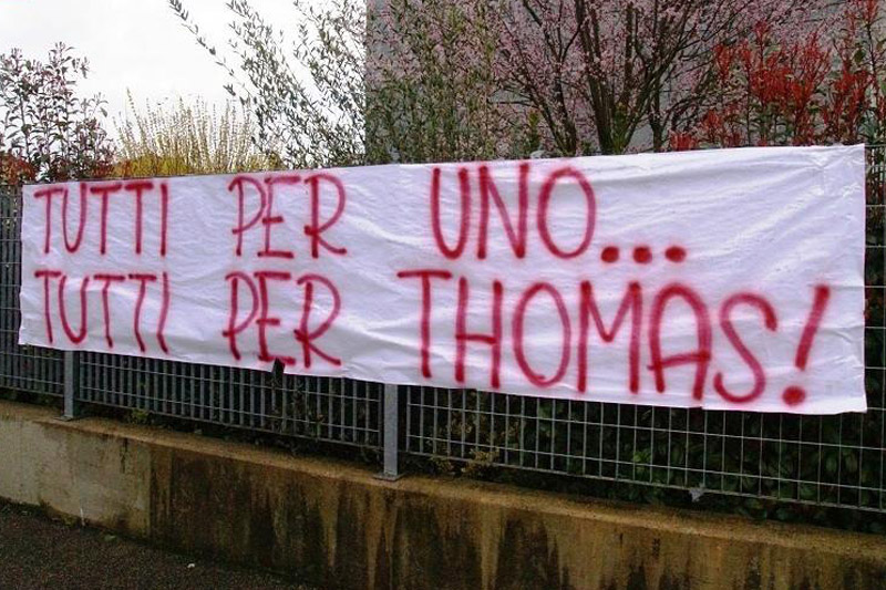 tutti per Thomas (foto Sauro Subbiani)