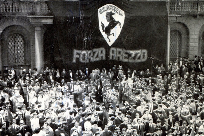 1966, festa amaranto per la promozione in serie B (foto di Stefano Turchi)