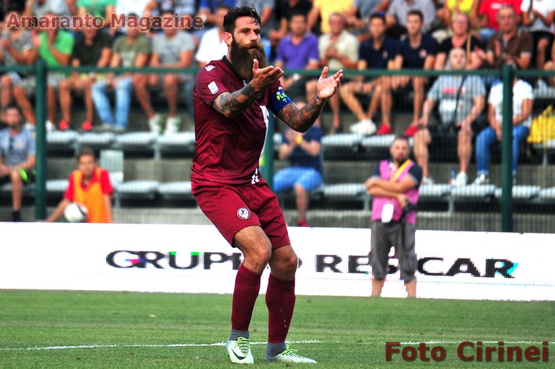 Davide Moscardelli si rammarica dopo il gol fallito sullo 0-0