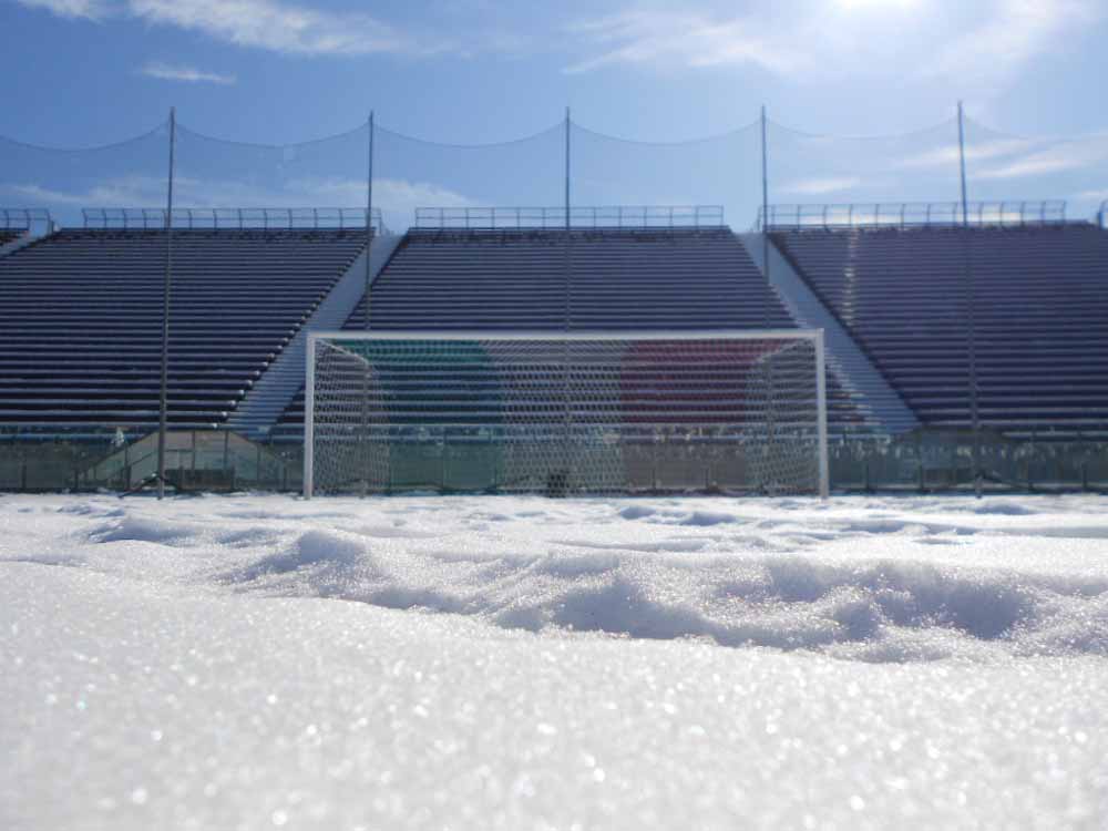 il duello Arezzo-Pontedera fermato dalla neve