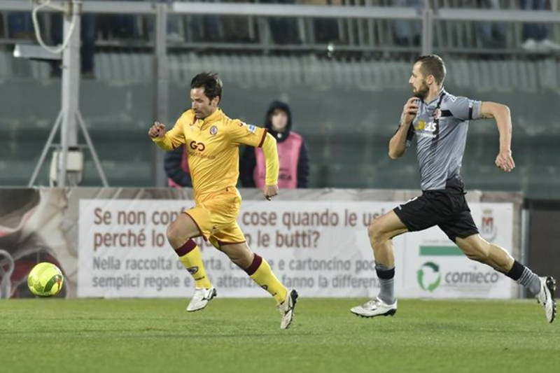 Cellini con due gol ha firmato la vittoria del Livorno contro la capolista