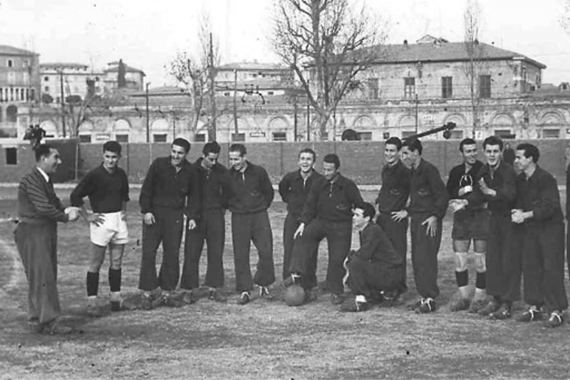 un allenamento dell'Arezzo negli anni '50 al vecchio stadio Mancini