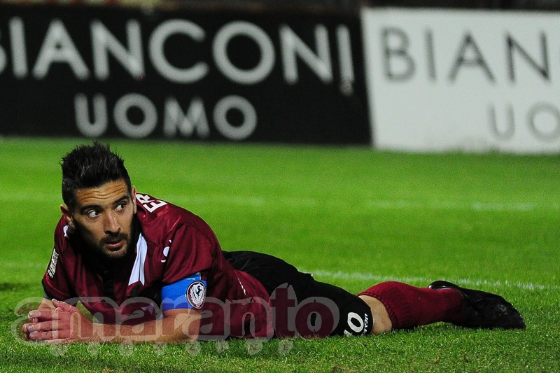 Horacio Erpen sconsolato durante la partita con il Pontedera