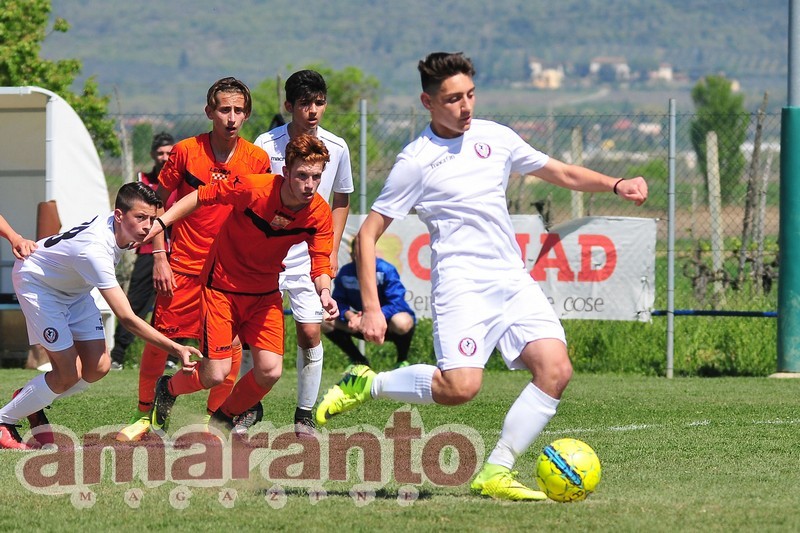 il gol di Mangani su rigore in Arezzo-Pistoiese (Giovanissimi nazionali)