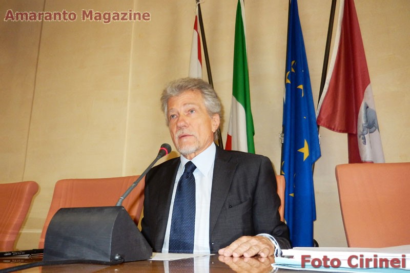 il sindaco Alessandro Ghinelli deve gestire la crisi societaria dell'Us Arezzo