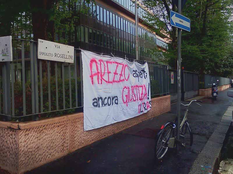 blitz degli Ultras Arezzo a Milano alla sede della Lega di serie A