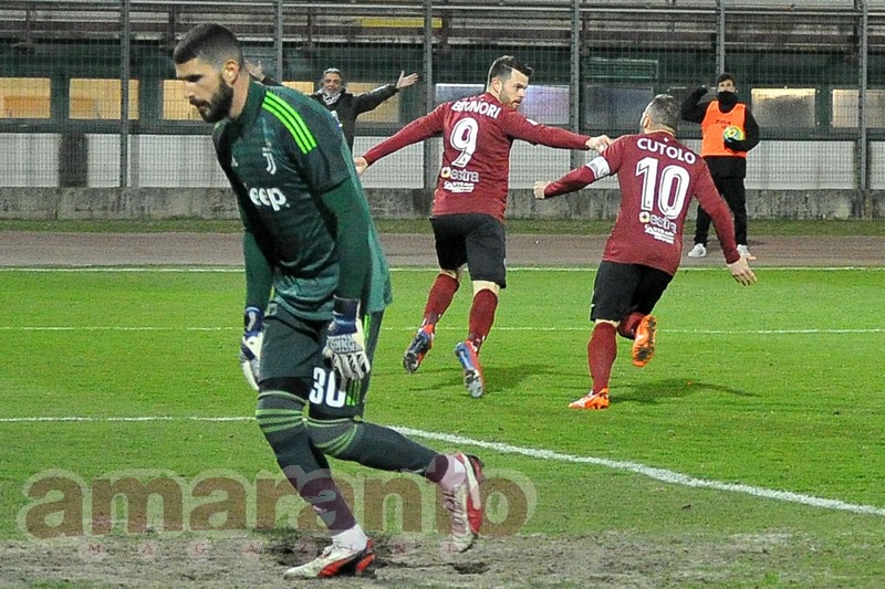 Brunori e Cutolo esultano dopo il gol dell'1-0