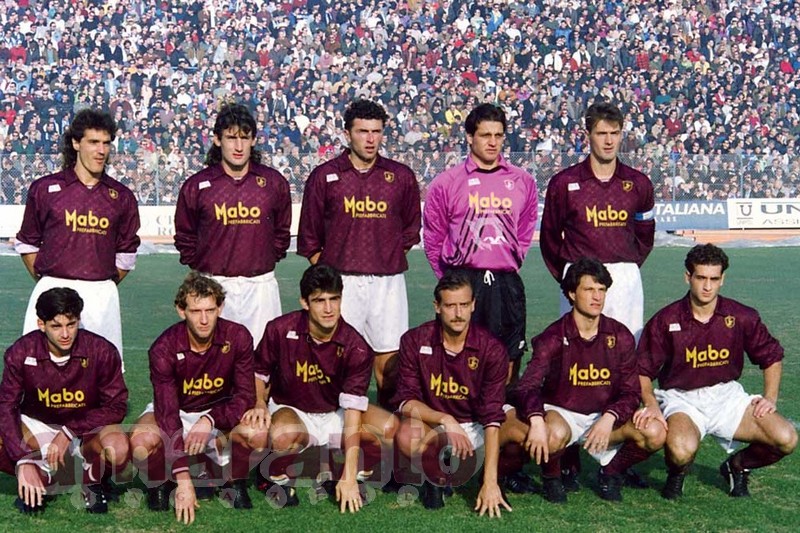 l'Arezzo 1991/92, Ianuale Ã¨ il terzo accosciato da sinistra