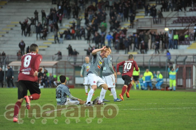 Cutolo esulta dopo il gol dell'andata all'Alessandria