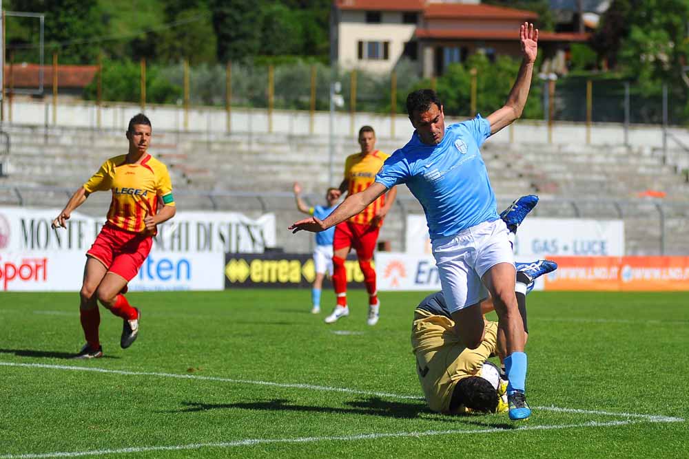 l'attaccante Fantin in azione ad Arezzo durante la finale di Coppa