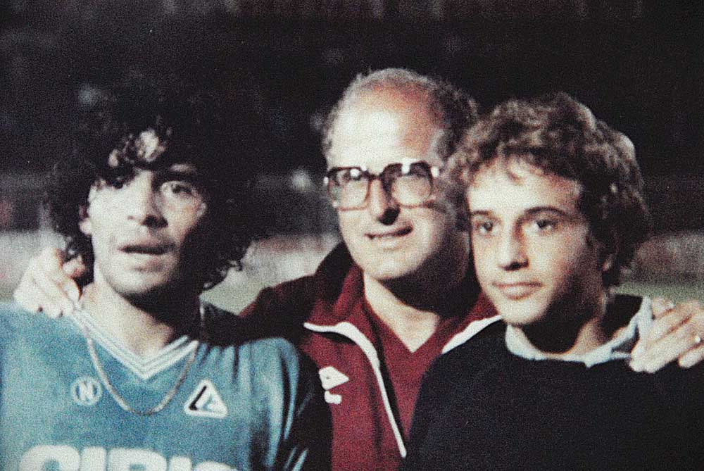 Insieme a Maradona e al figlio Francesco nell'84